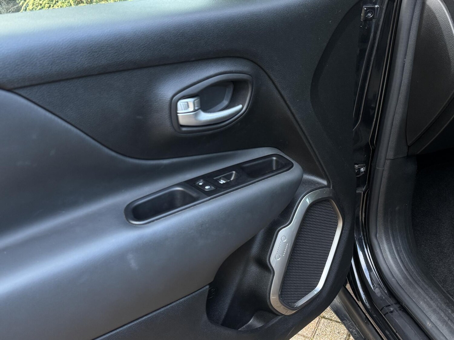 Used Jeep Renegade 2020 for sale - 76750323: Photo 40