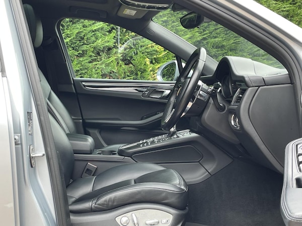 Used Porsche Macan 2018 for sale - 75413910: Photo 28