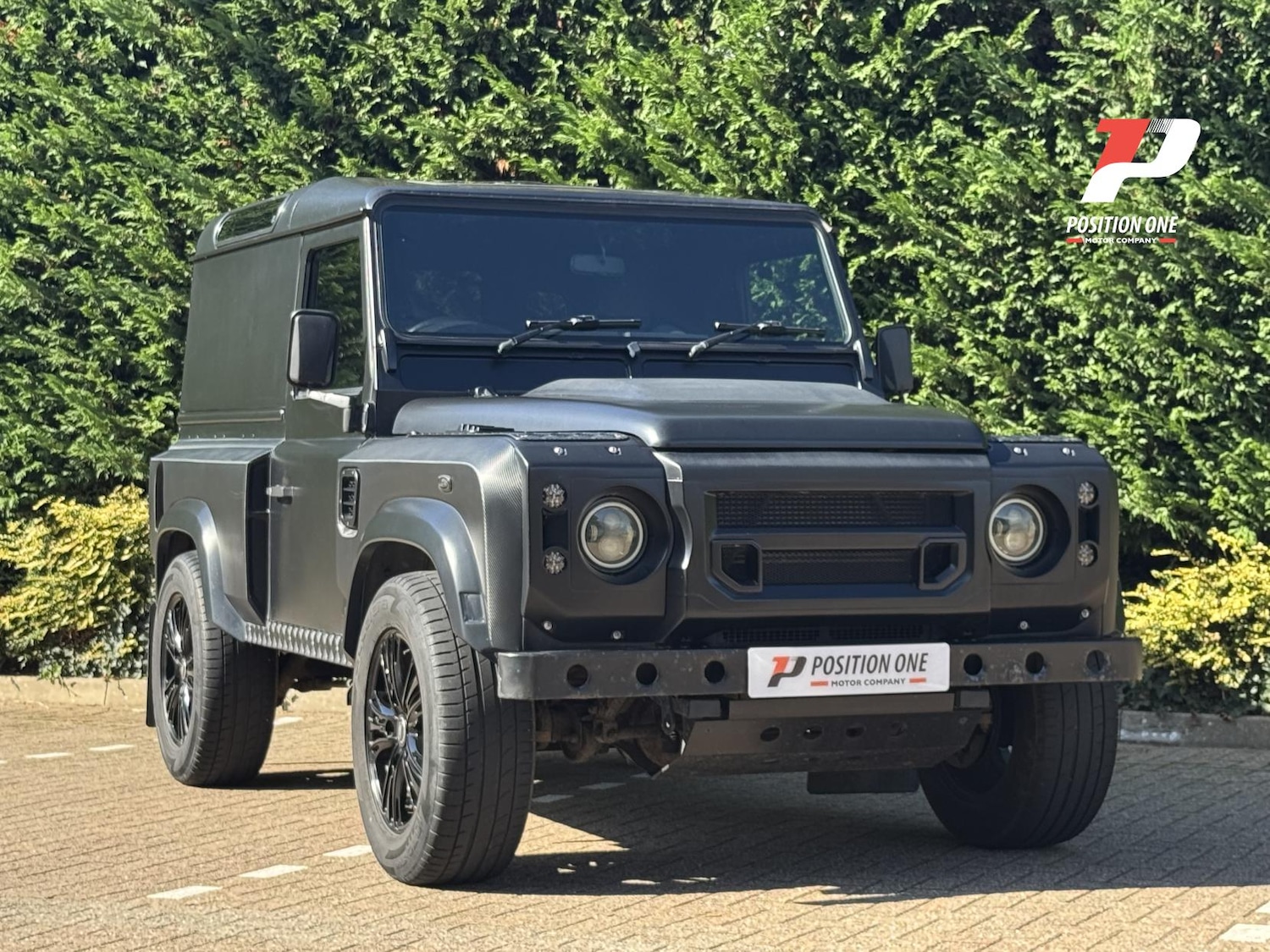 Used Land Rover Defender 90 2010 for sale - 76012035: Photo 1