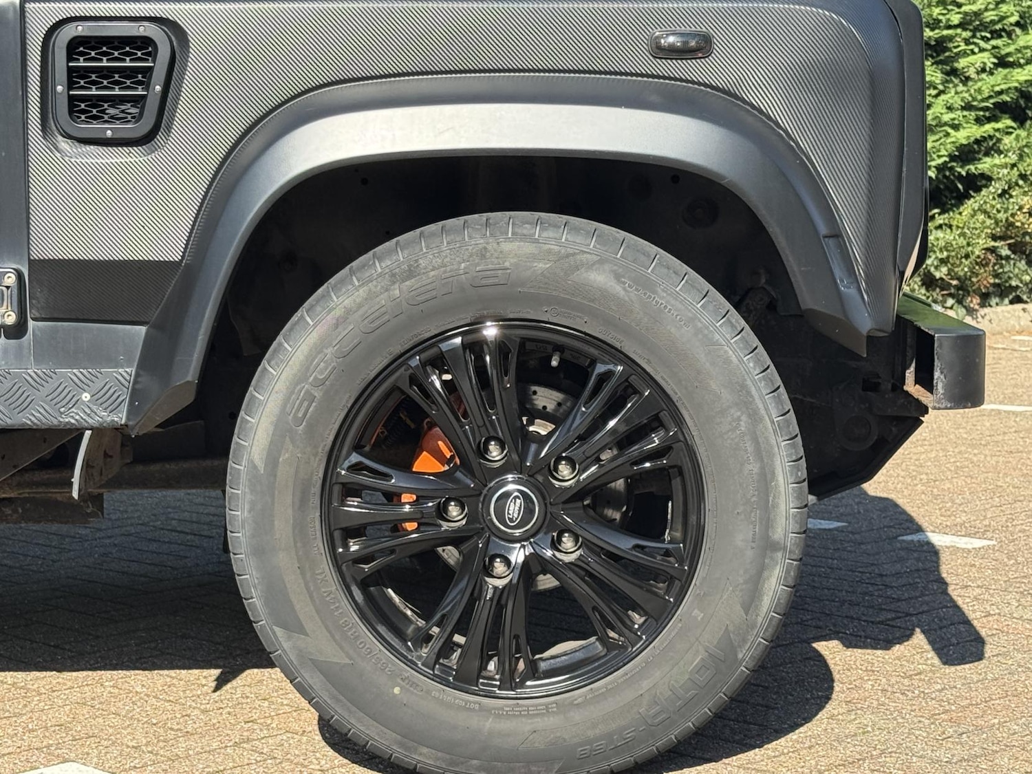 Used Land Rover Defender 90 2010 for sale - 76012035: Photo 14