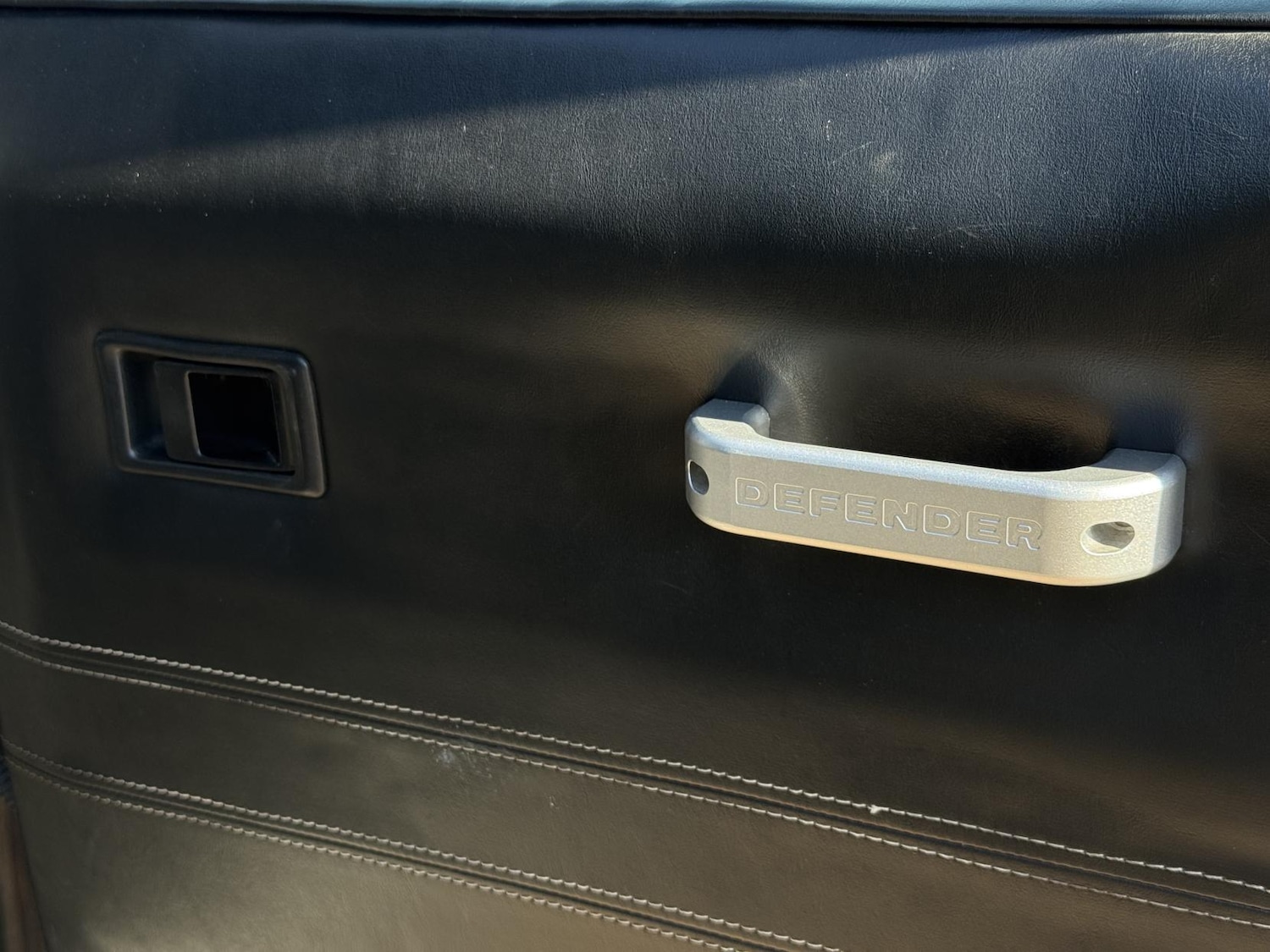 Used Land Rover Defender 90 2010 for sale - 76012035: Photo 22