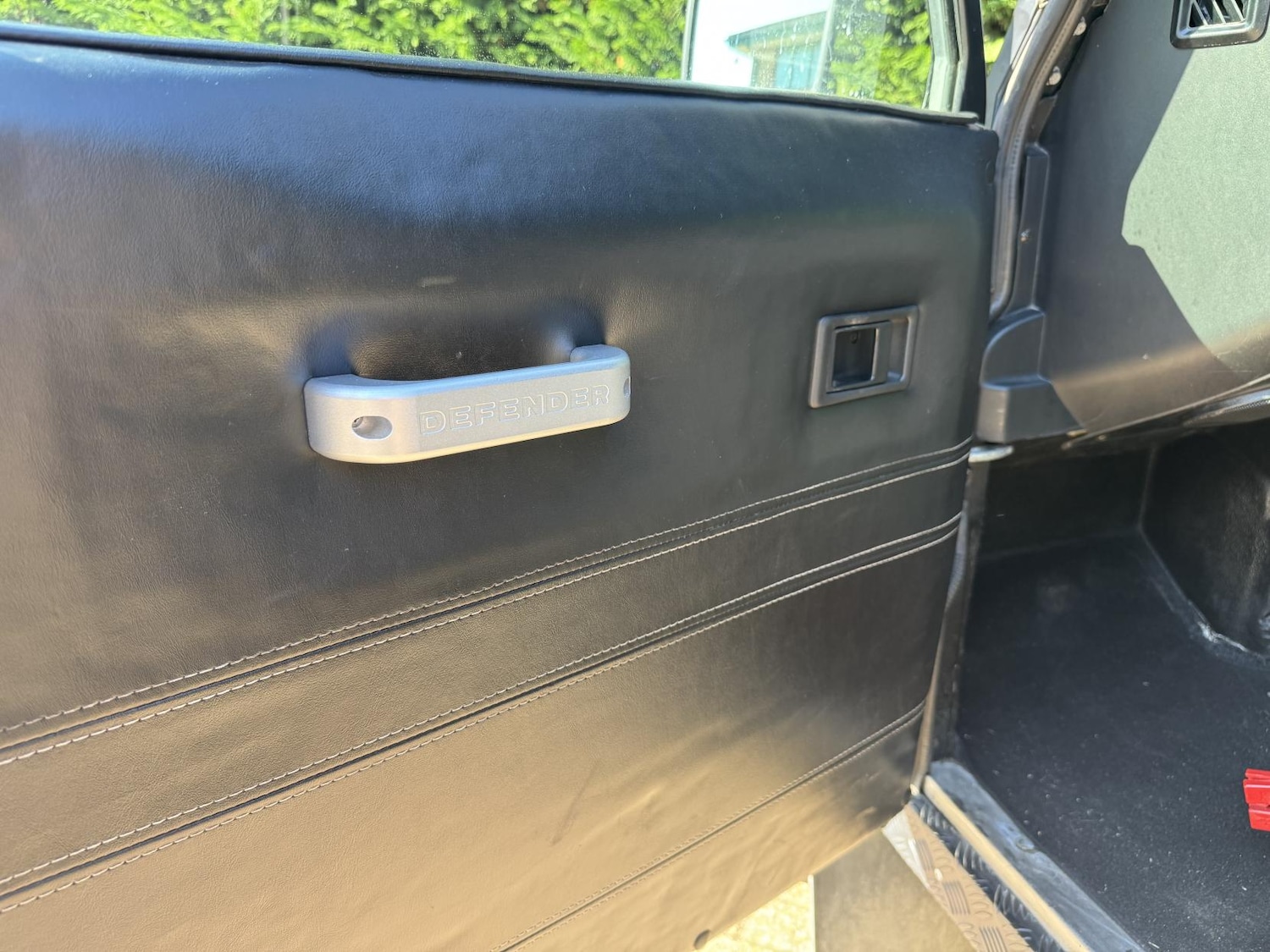 Used Land Rover Defender 90 2010 for sale - 76012035: Photo 37