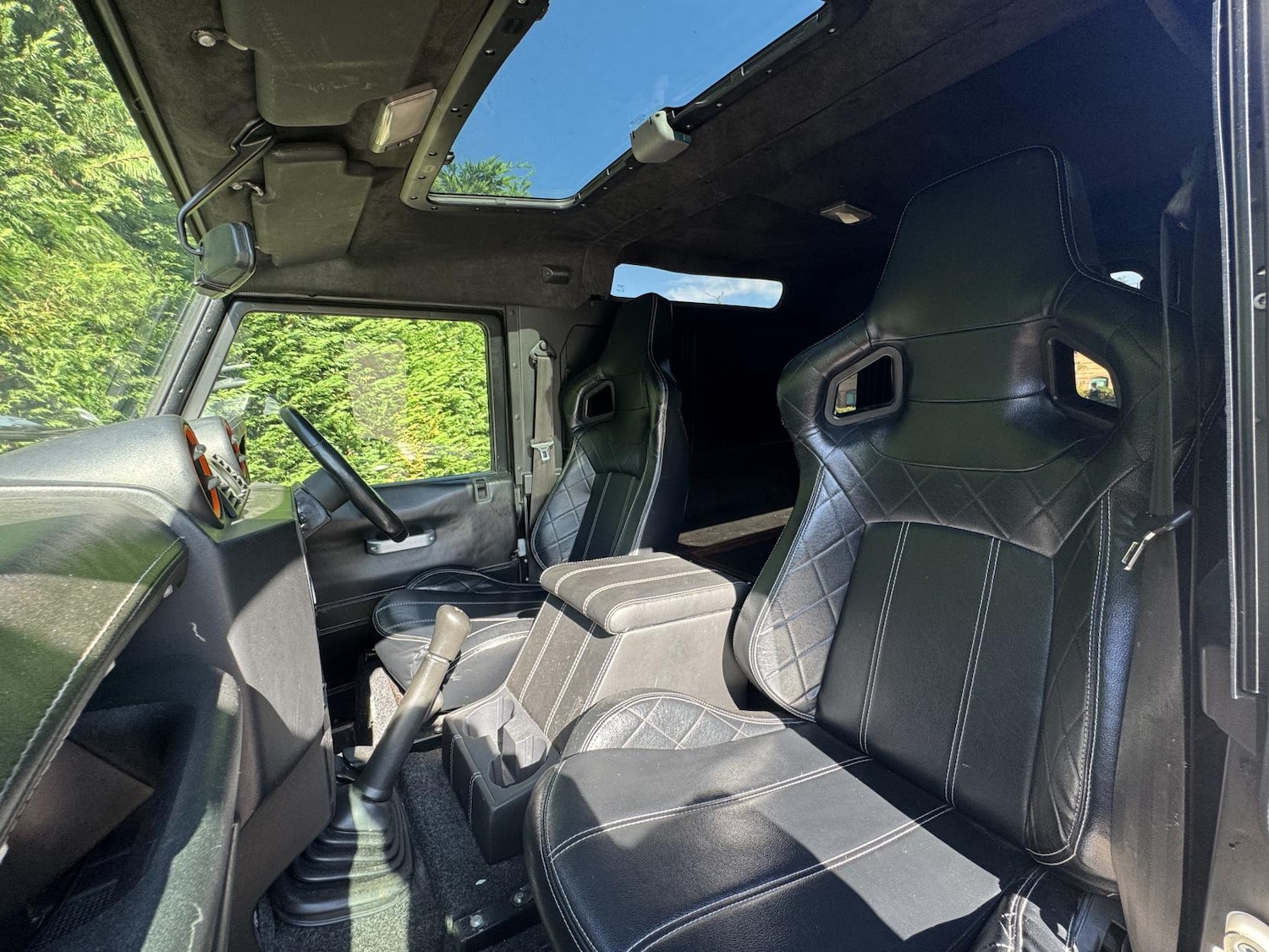 Used Land Rover Defender 90 2010 for sale - 76012035: Photo 41