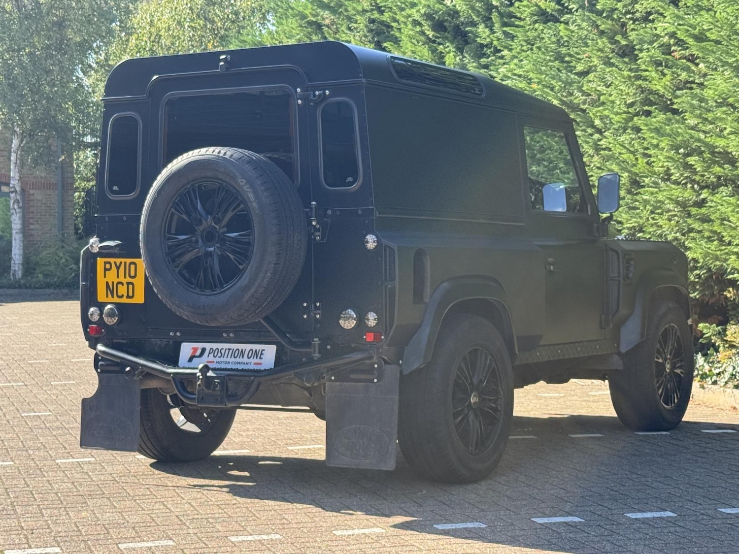 Used Land Rover Defender 90 2010 for sale - 76012035: Photo 7