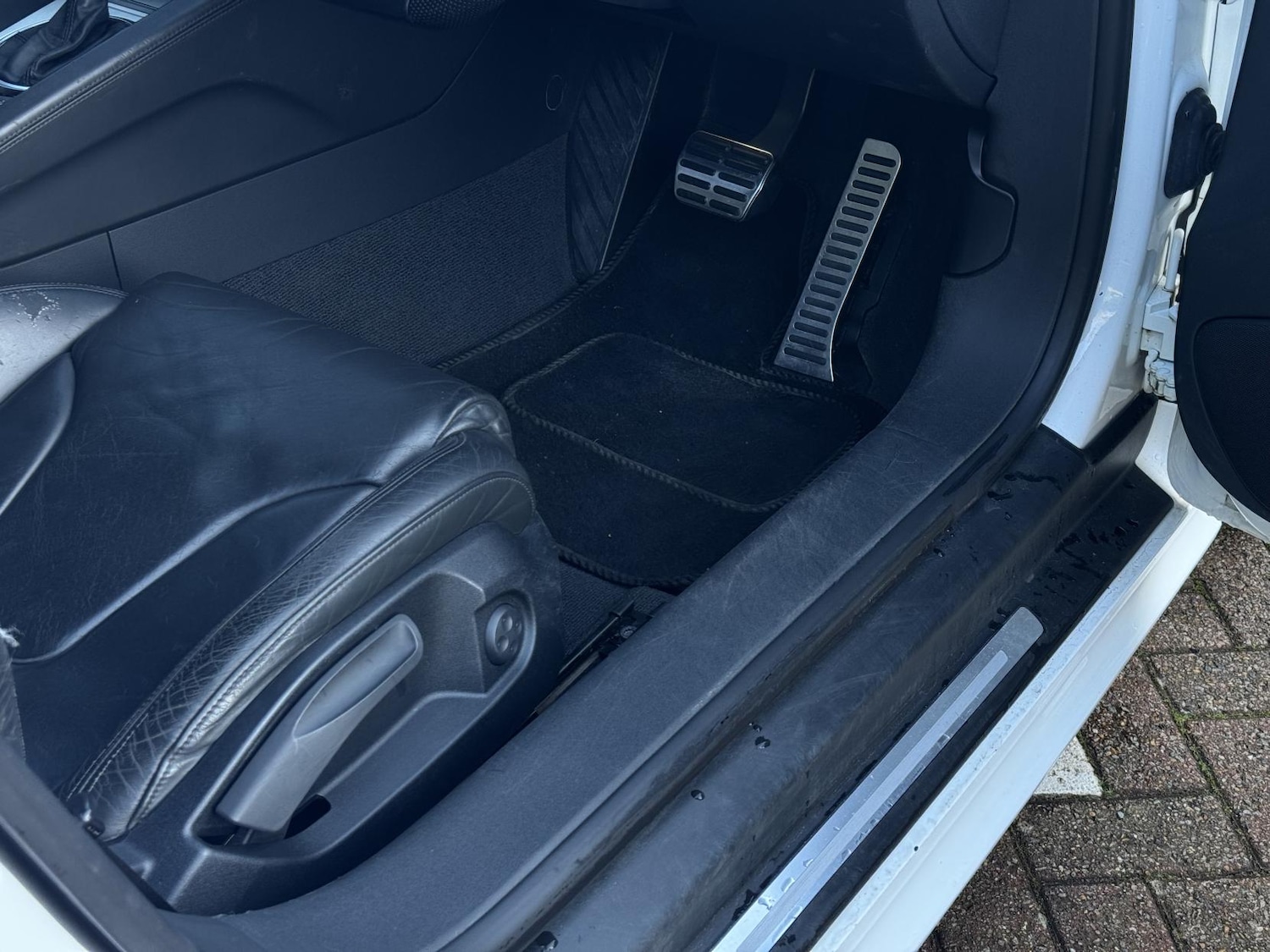 Used Audi TT 2011 for sale - 76782111: Photo 18