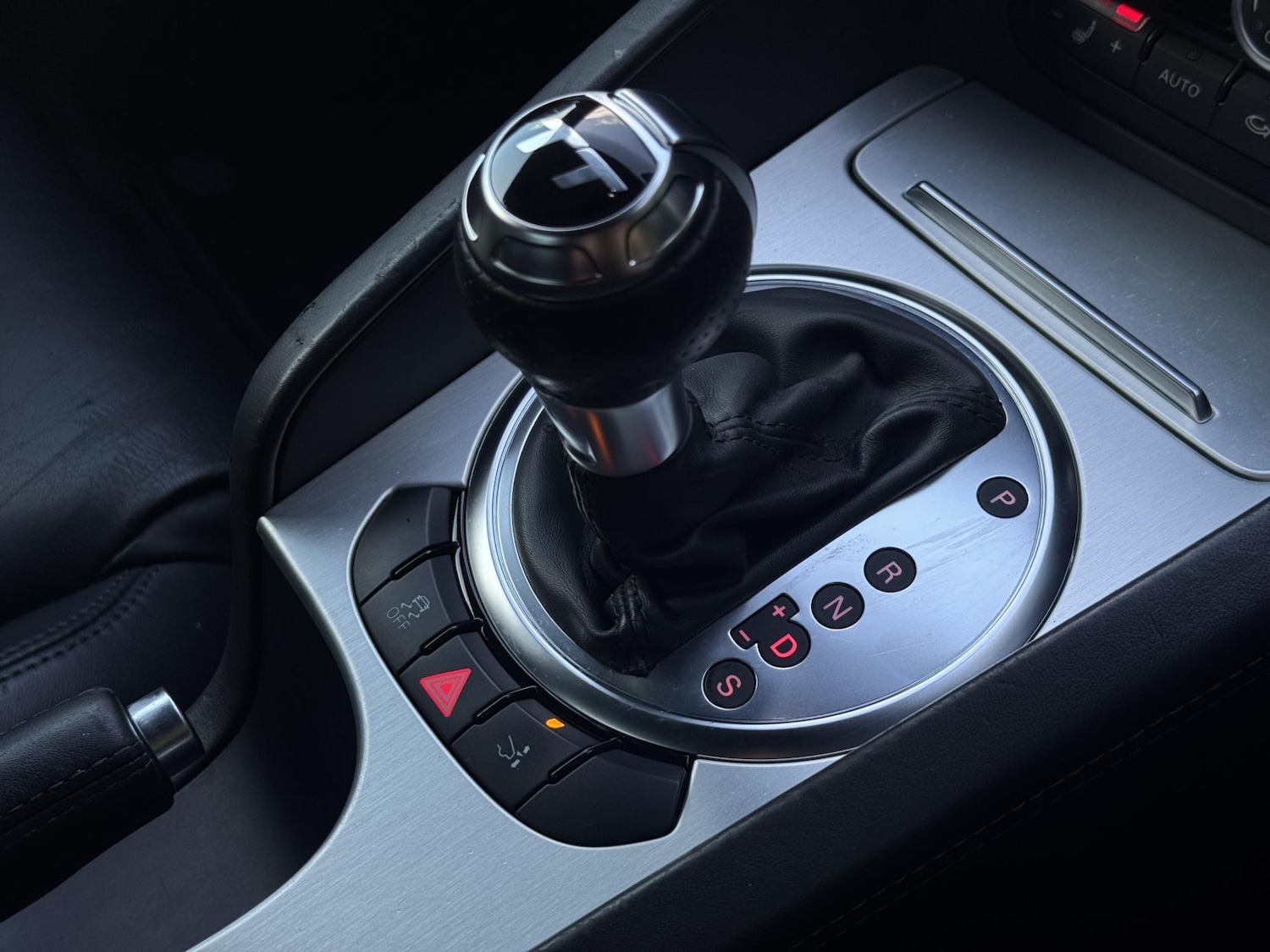 Used Audi TT 2011 for sale - 76782111: Photo 22