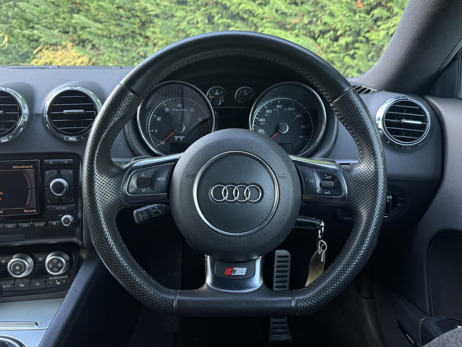 Used Audi TT 2011 for sale - 76782111: Photo 25