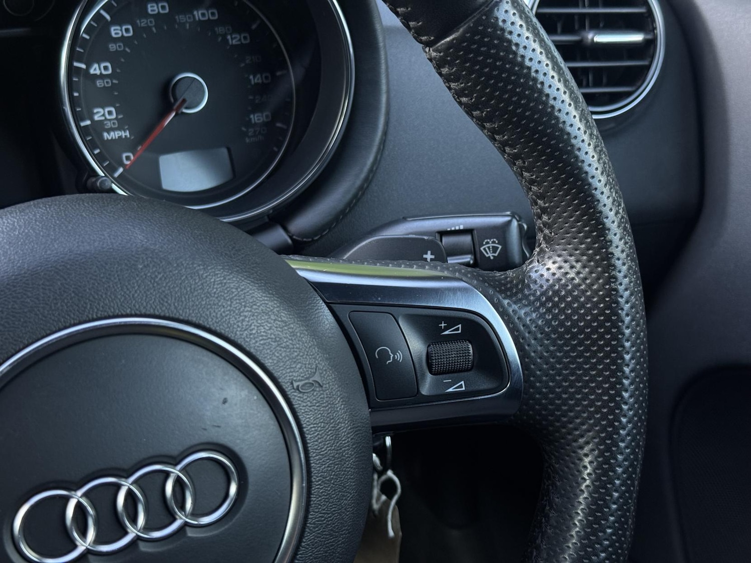 Used Audi TT 2011 for sale - 76782111: Photo 26