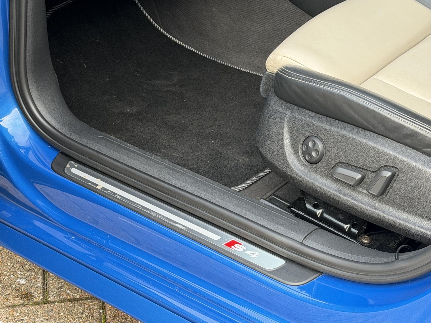 Used Audi S4 2009 for sale - 76643880: Photo 47