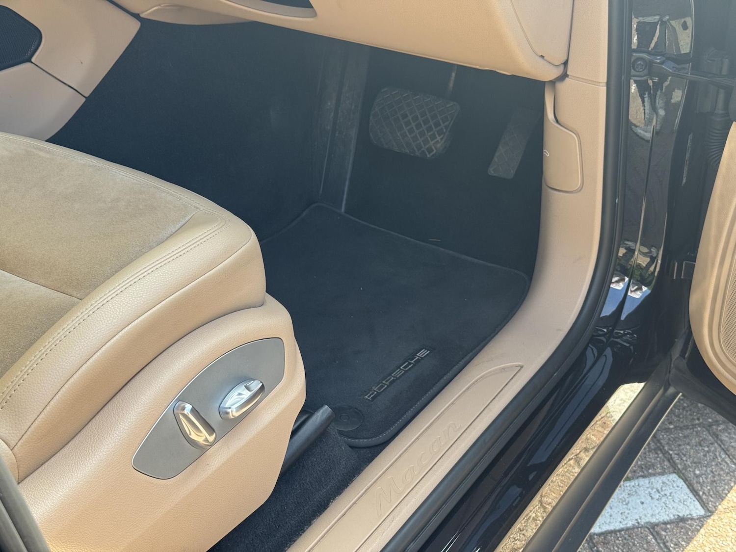 Used Porsche Macan 2020 for sale - 76925328: Photo 32