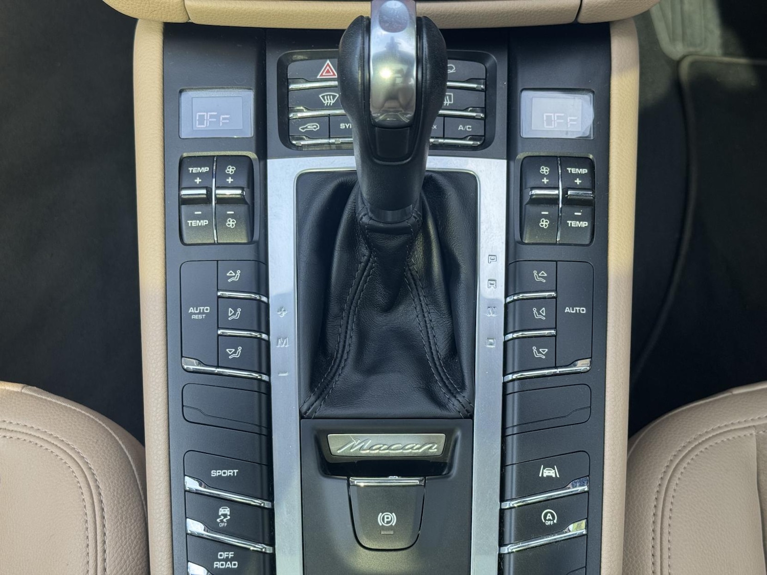 Used Porsche Macan 2020 for sale - 76925328: Photo 38