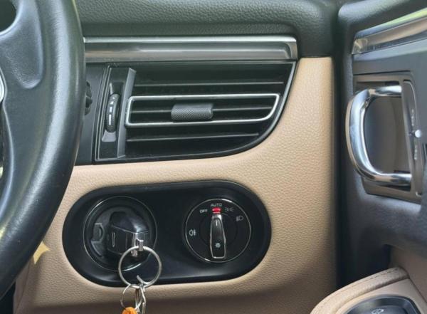 Used Porsche Macan 2020 for sale - 76925328: Photo 47