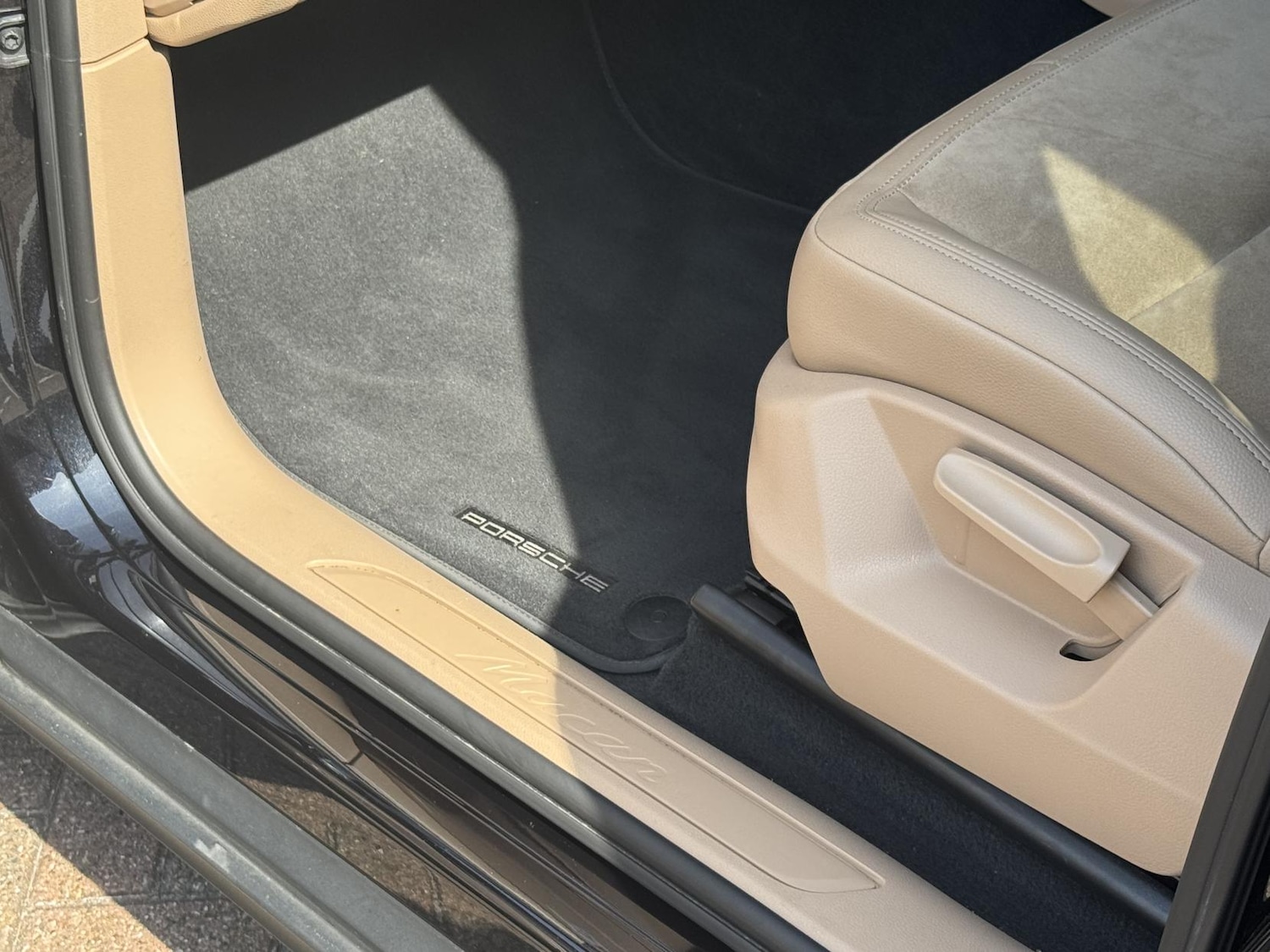 Used Porsche Macan 2020 for sale - 76925328: Photo 50