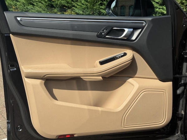Used Porsche Macan 2020 for sale - 75675475: Photo 48