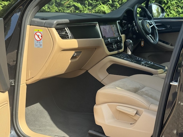 Used Porsche Macan 2020 for sale - 75675475: Photo 51