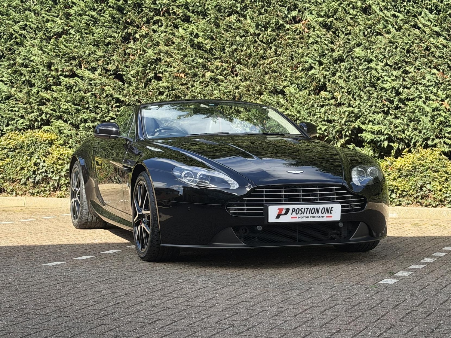 Used Aston Martin Vantage 2014 for sale - 78071671: Photo 2