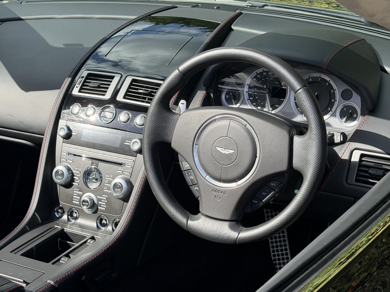 Used Aston Martin Vantage 2014 for sale - 78071671: Photo 37