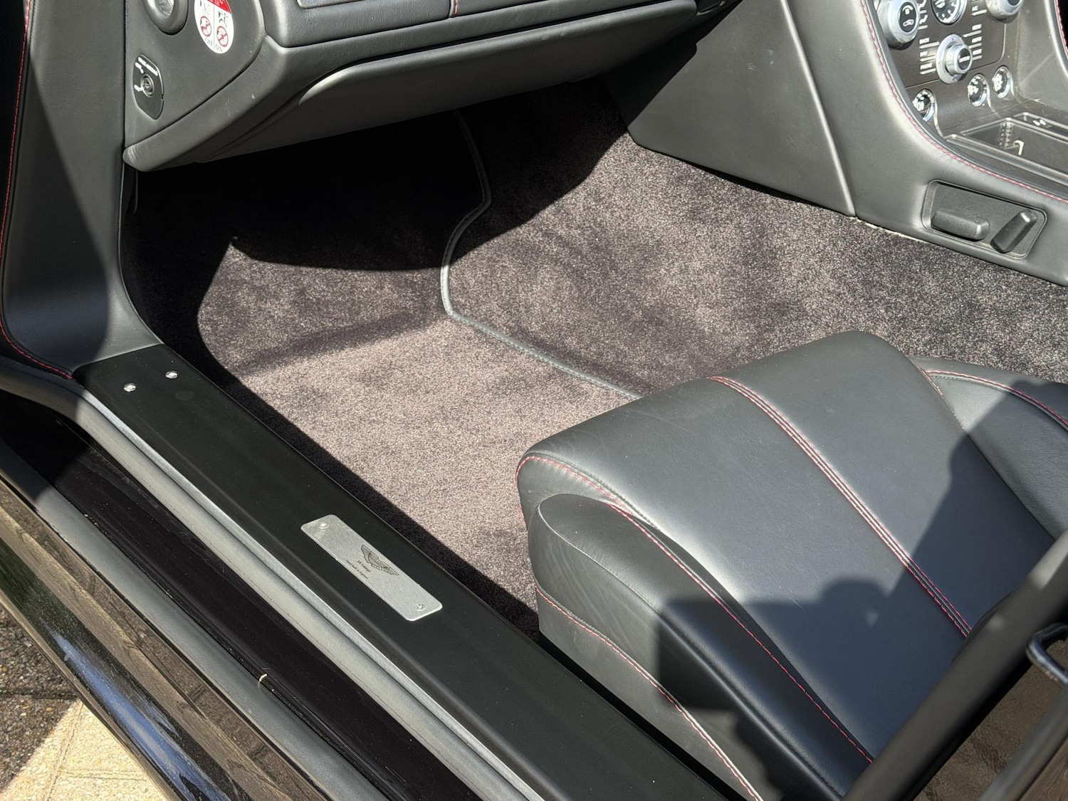 Used Aston Martin Vantage 2014 for sale - 78071671: Photo 40