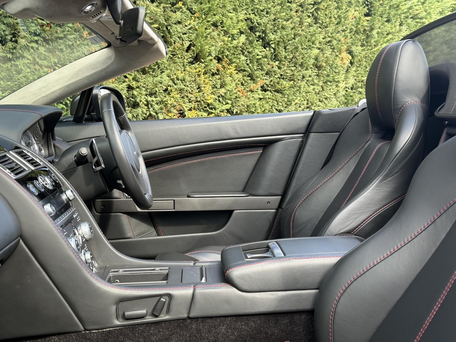 Used Aston Martin Vantage 2014 for sale - 78071671: Photo 42