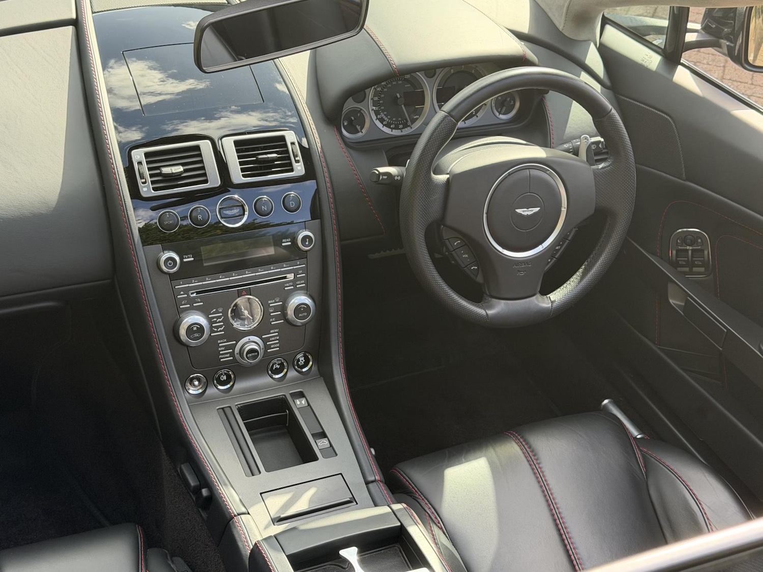 Used Aston Martin Vantage 2014 for sale - 78071671: Photo 50