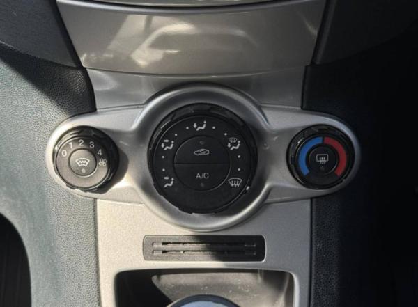 Used Ford Fiesta 2009 for sale - 78014789: Photo 28