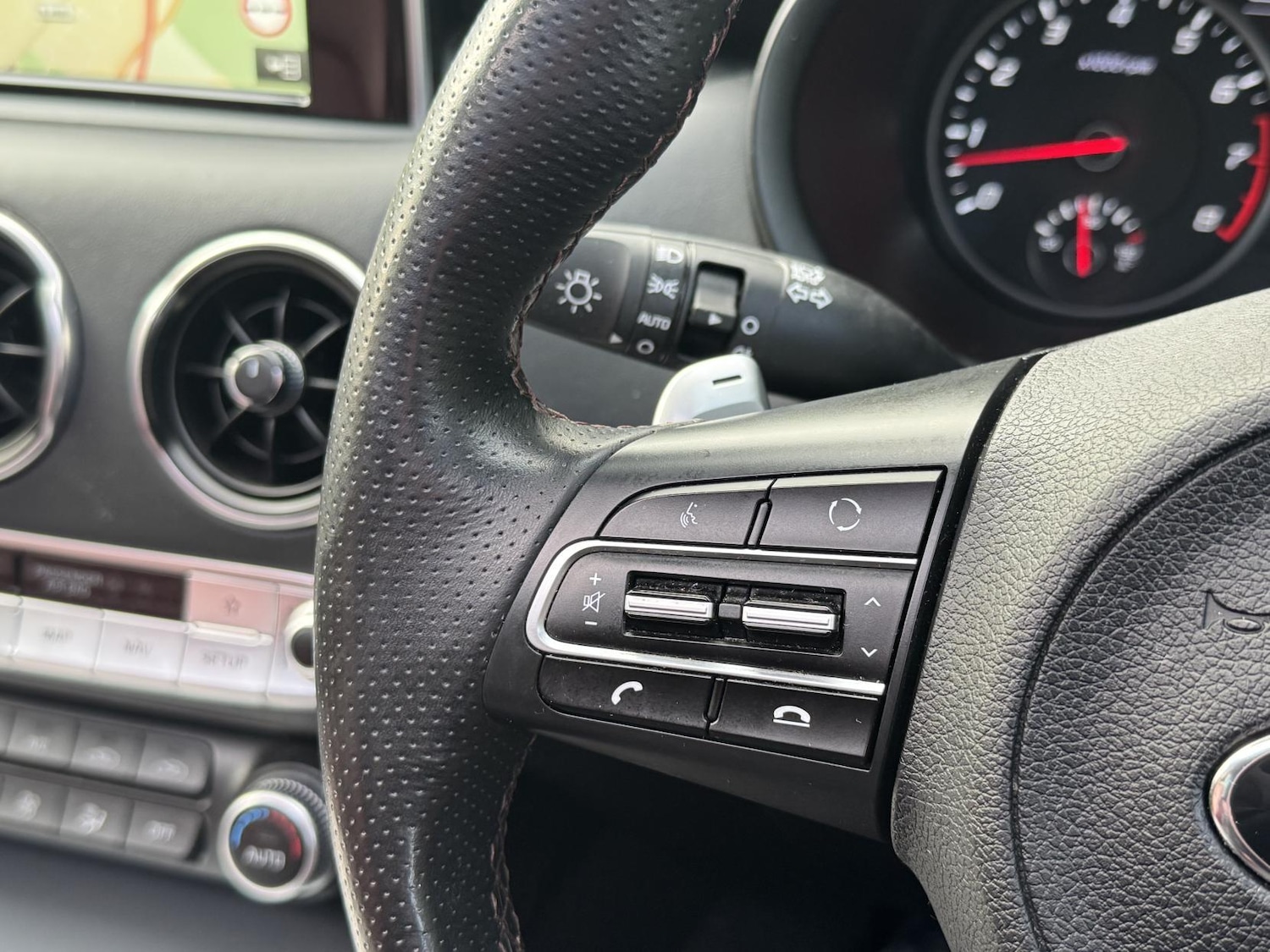 Used Kia Stinger 2018 for sale - 78067623: Photo 33