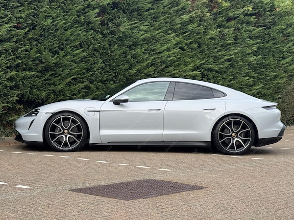 Used Porsche Taycan 2023 for sale - 76135819: Photo 46