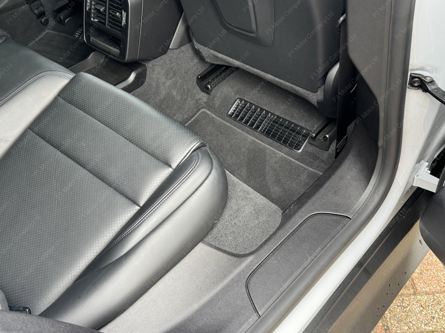 Used Porsche Taycan 2023 for sale - 76135819: Photo 65