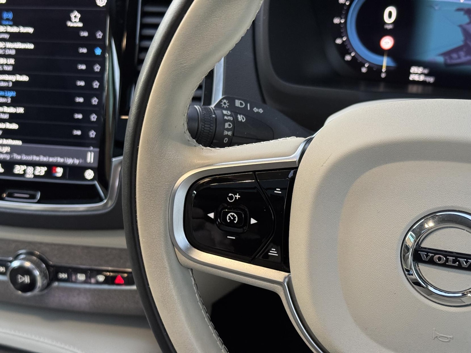 Used Volvo XC90 2023 for sale - 77008873: Photo 34