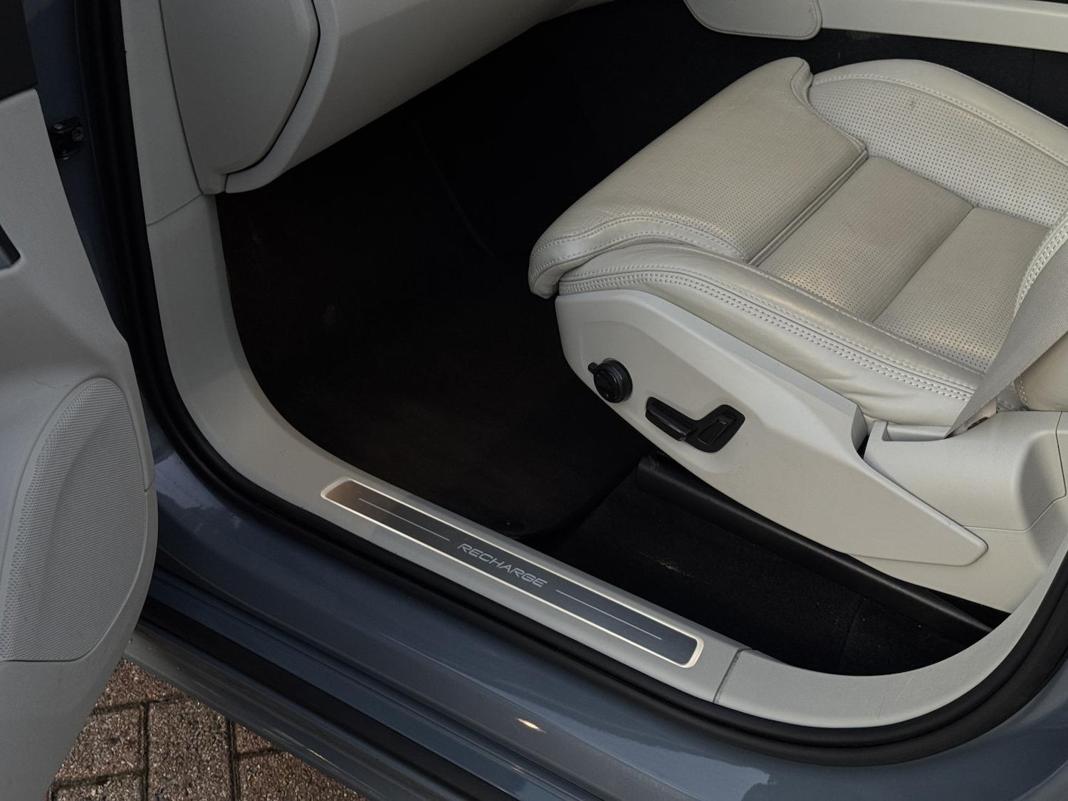 Used Volvo XC90 2023 for sale - 77008873: Photo 41