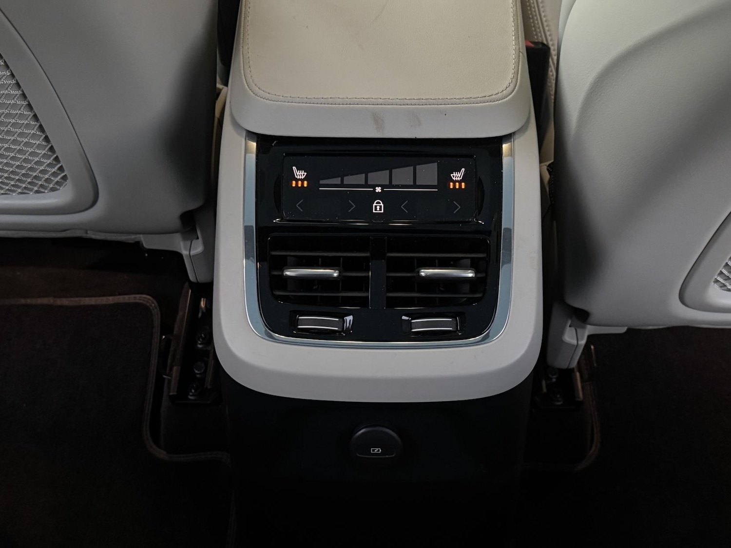 Used Volvo XC90 2023 for sale - 77008873: Photo 58