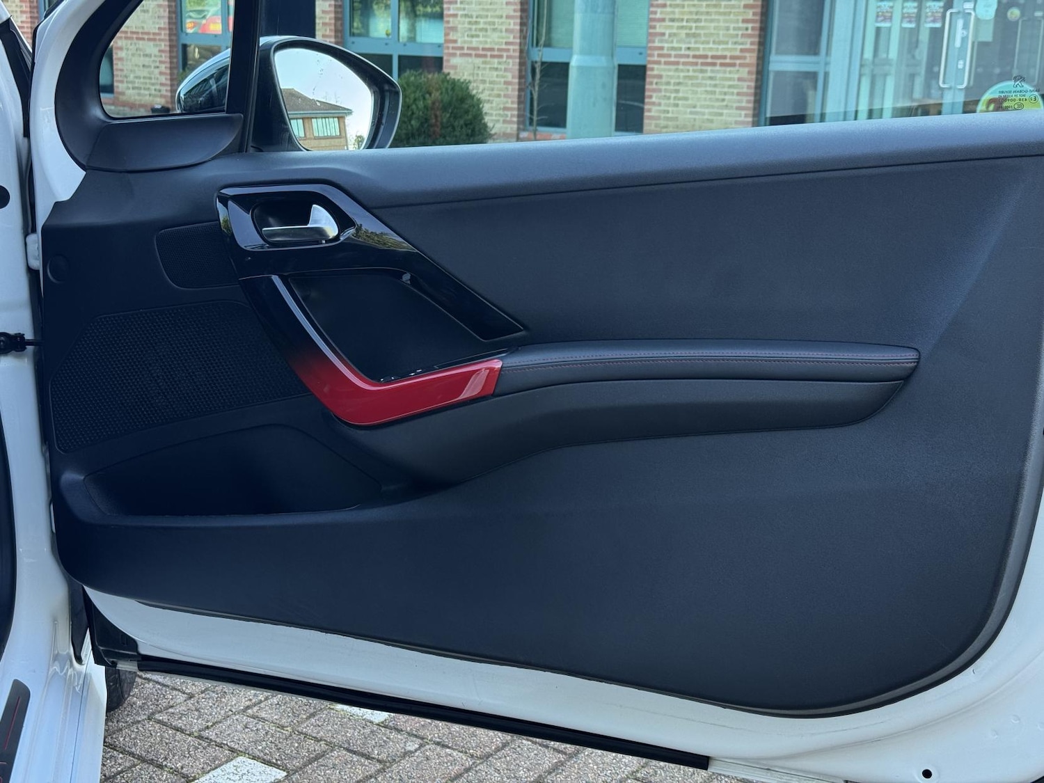 Used Peugeot 208 2015 for sale - 77248156: Photo 23