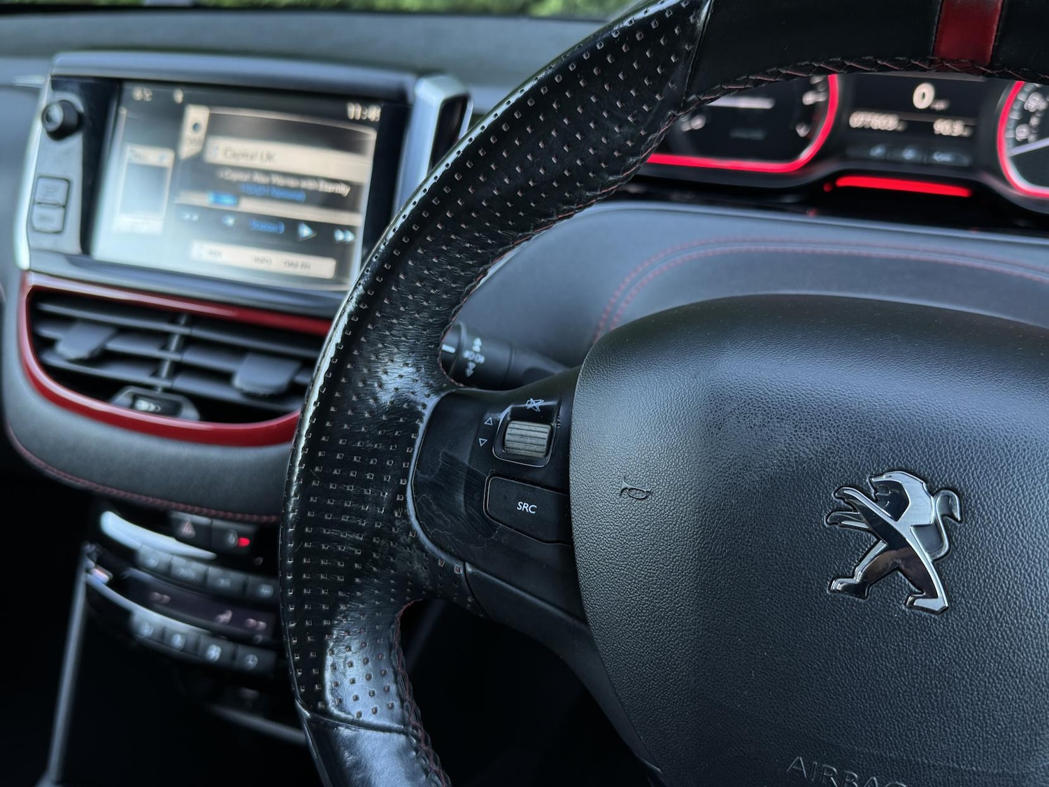 Used Peugeot 208 2015 for sale - 77248156: Photo 30