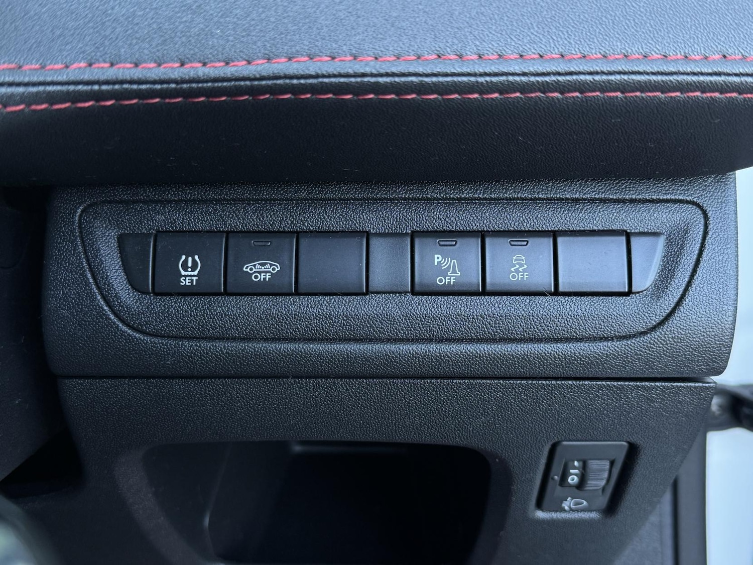 Used Peugeot 208 2015 for sale - 77248156: Photo 34