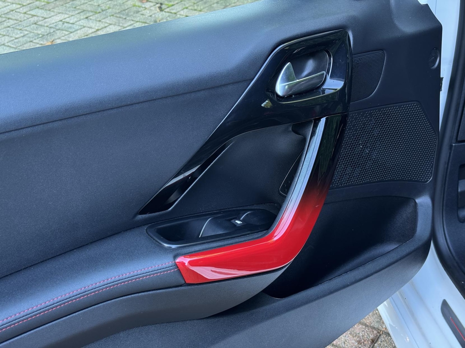 Used Peugeot 208 2015 for sale - 77248156: Photo 37