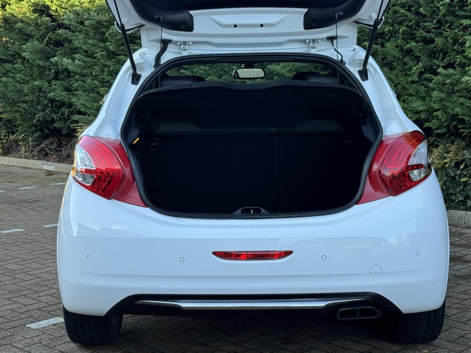 Used Peugeot 208 2015 for sale - 77248156: Photo 60