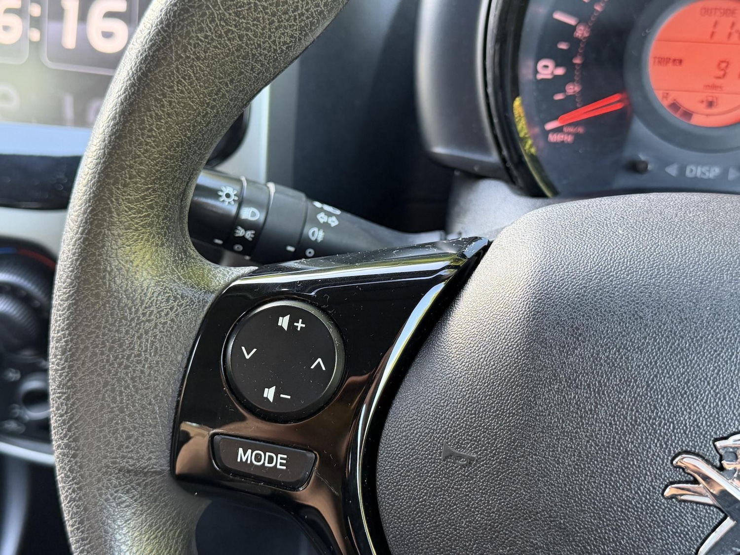 Used Peugeot 108 2016 for sale - 76377156: Photo 29