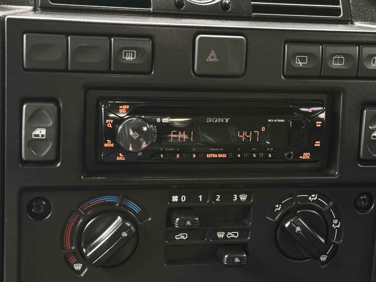 Used Land Rover Defender 2009 for sale - 77906983: Photo 32