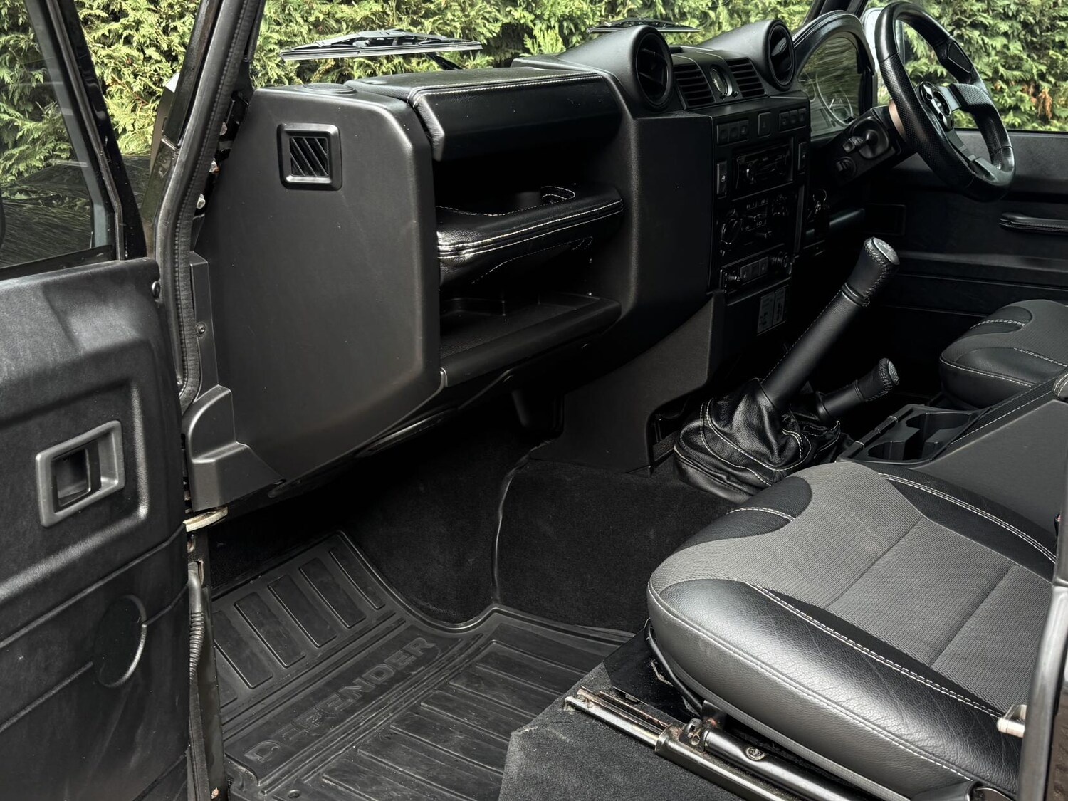 Used Land Rover Defender 2009 for sale - 77906983: Photo 37