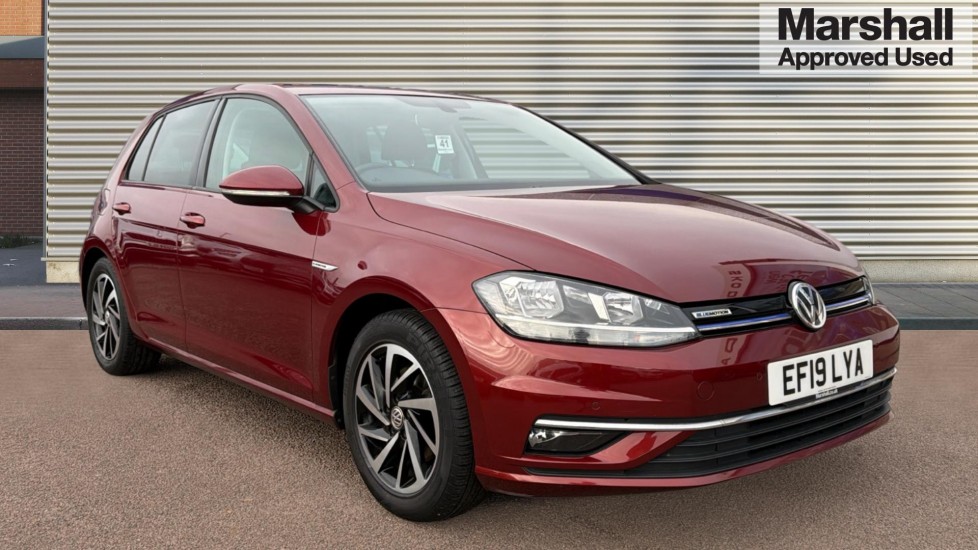 Used Volkswagen Golf 2019 for sale - 76874610: Photo 1