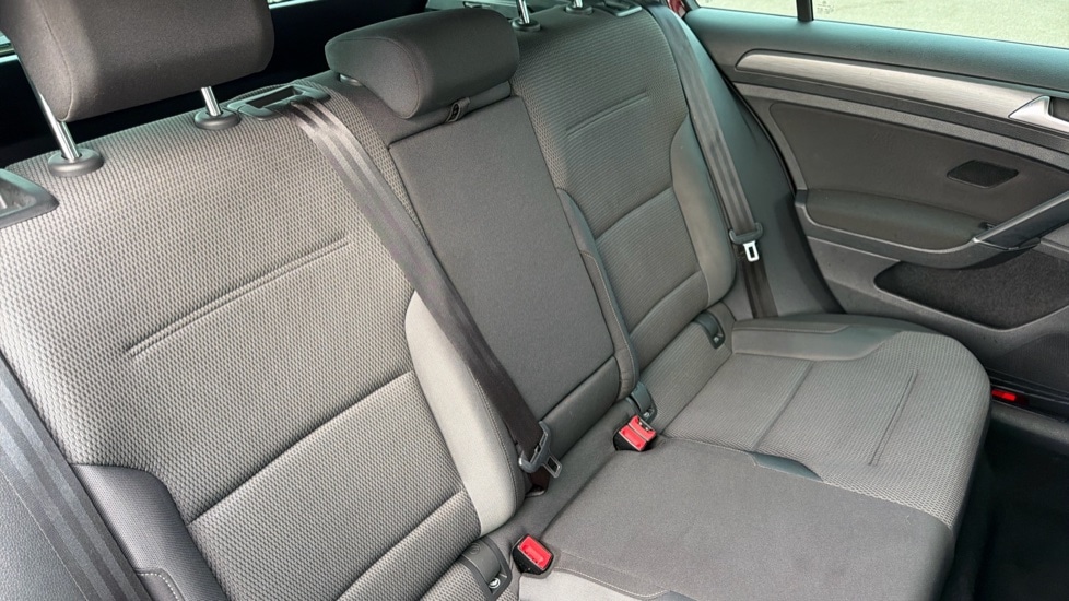 Used Volkswagen Golf 2019 for sale - 76874610: Photo 14