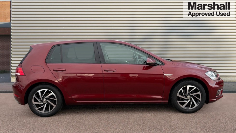 Used Volkswagen Golf 2019 for sale - 76874610: Photo 2