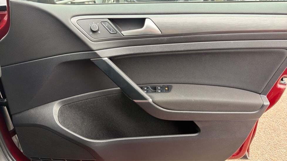 Used Volkswagen Golf 2019 for sale - 76874610: Photo 30