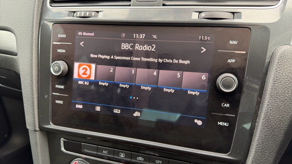 Used Volkswagen Golf 2019 for sale - 76874610: Photo 32