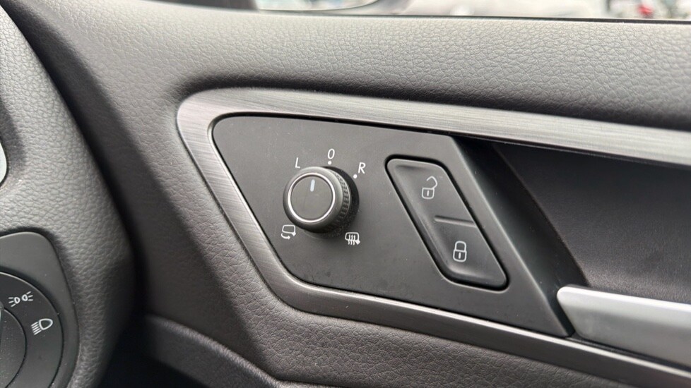 Used Volkswagen Golf 2019 for sale - 76874610: Photo 39