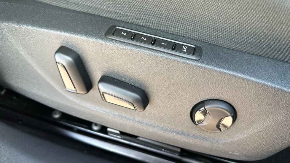 Used Skoda Enyaq 2025 for sale - 76575119: Photo 29