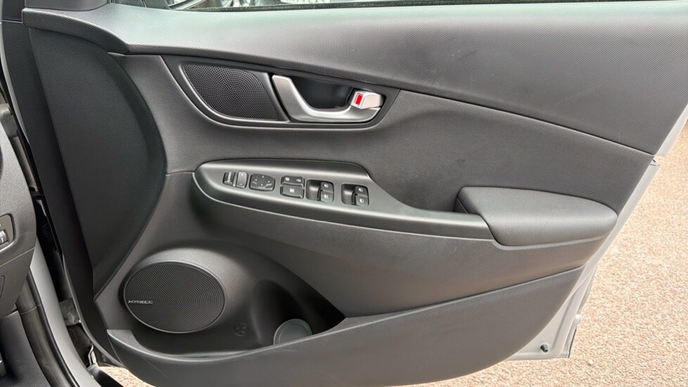 Used Hyundai KONA 2023 for sale - 76124306: Photo 30