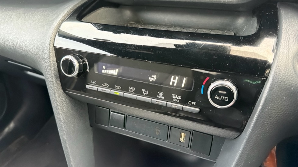 Used Toyota Yaris Cross 2023 for sale - 76881829: Photo 32