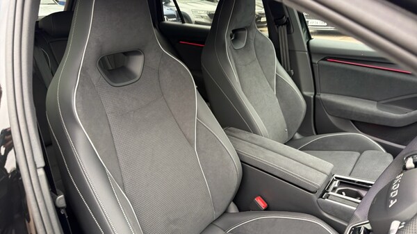 Used Skoda Superb 2025 for sale - 76289824: Photo 33