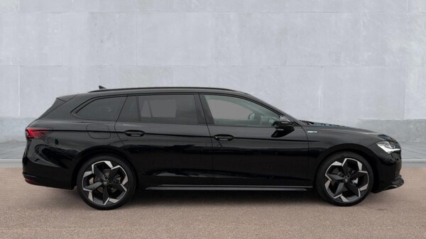 Used Skoda Superb 2025 for sale - 76289824: Photo 4